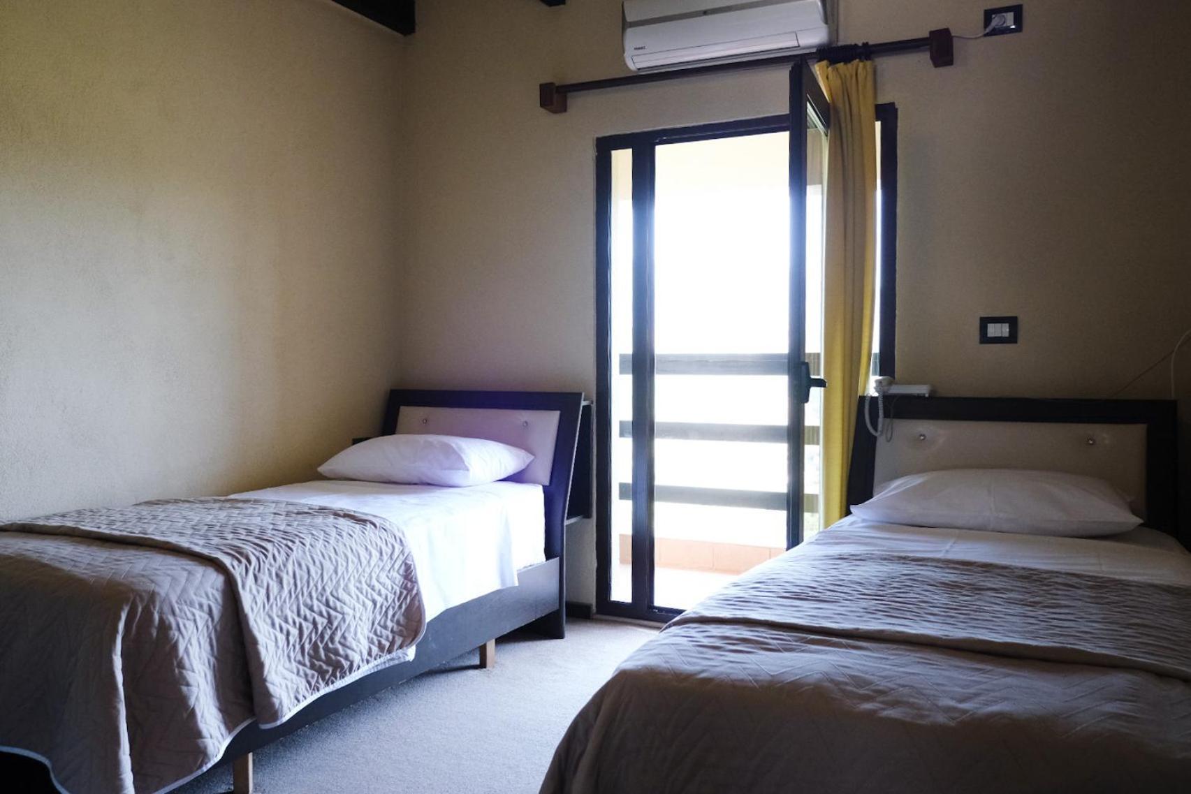 Hotel Vila Bruci Burrel ภายนอก รูปภาพ