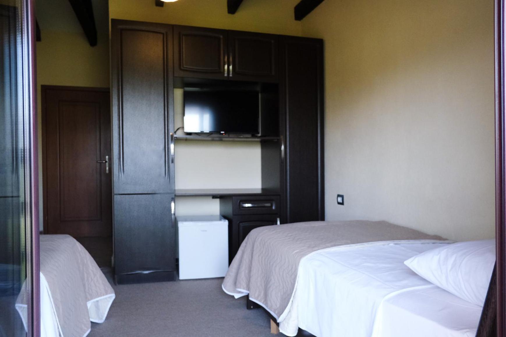 Hotel Vila Bruci Burrel ภายนอก รูปภาพ