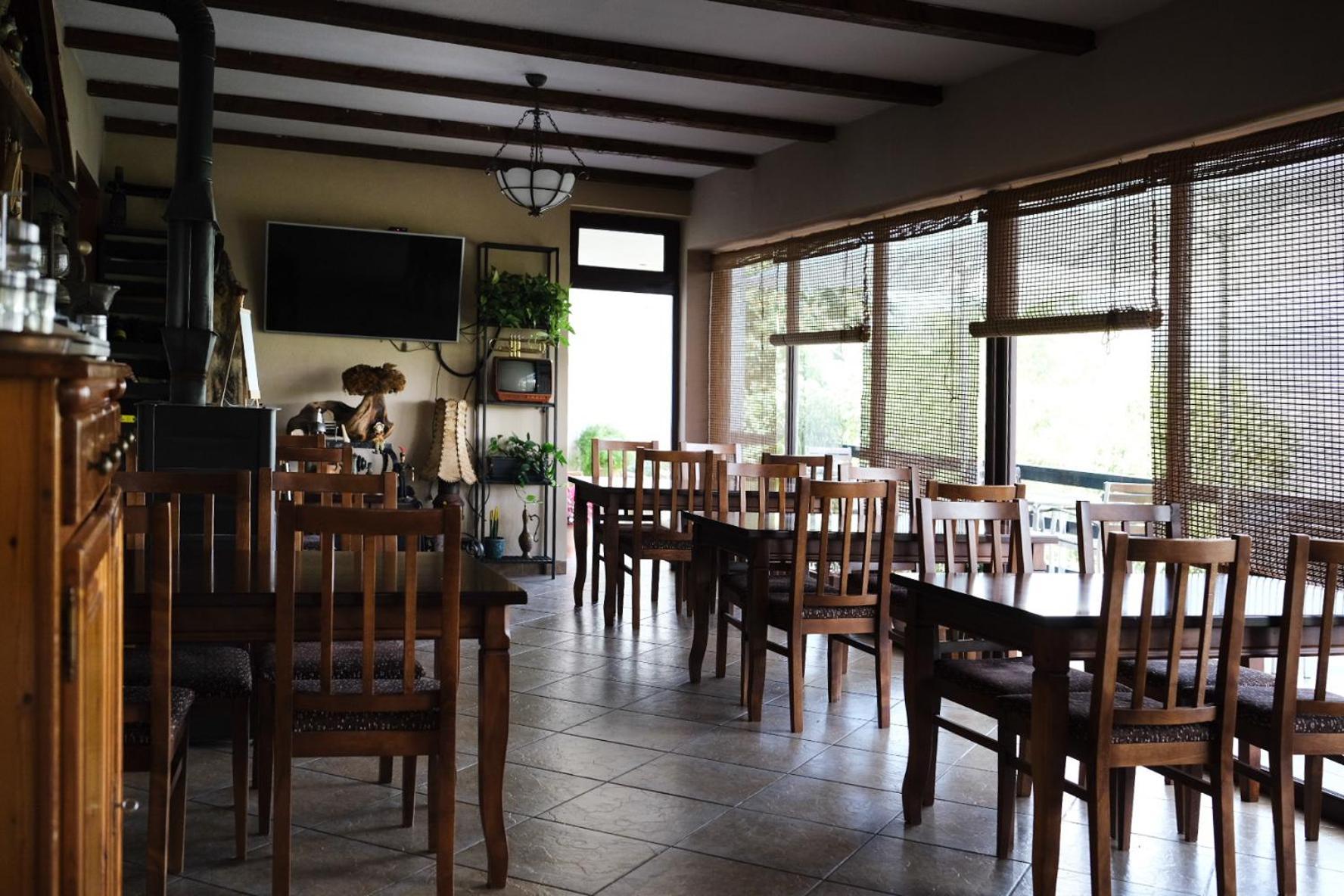 Hotel Vila Bruci Burrel ภายนอก รูปภาพ